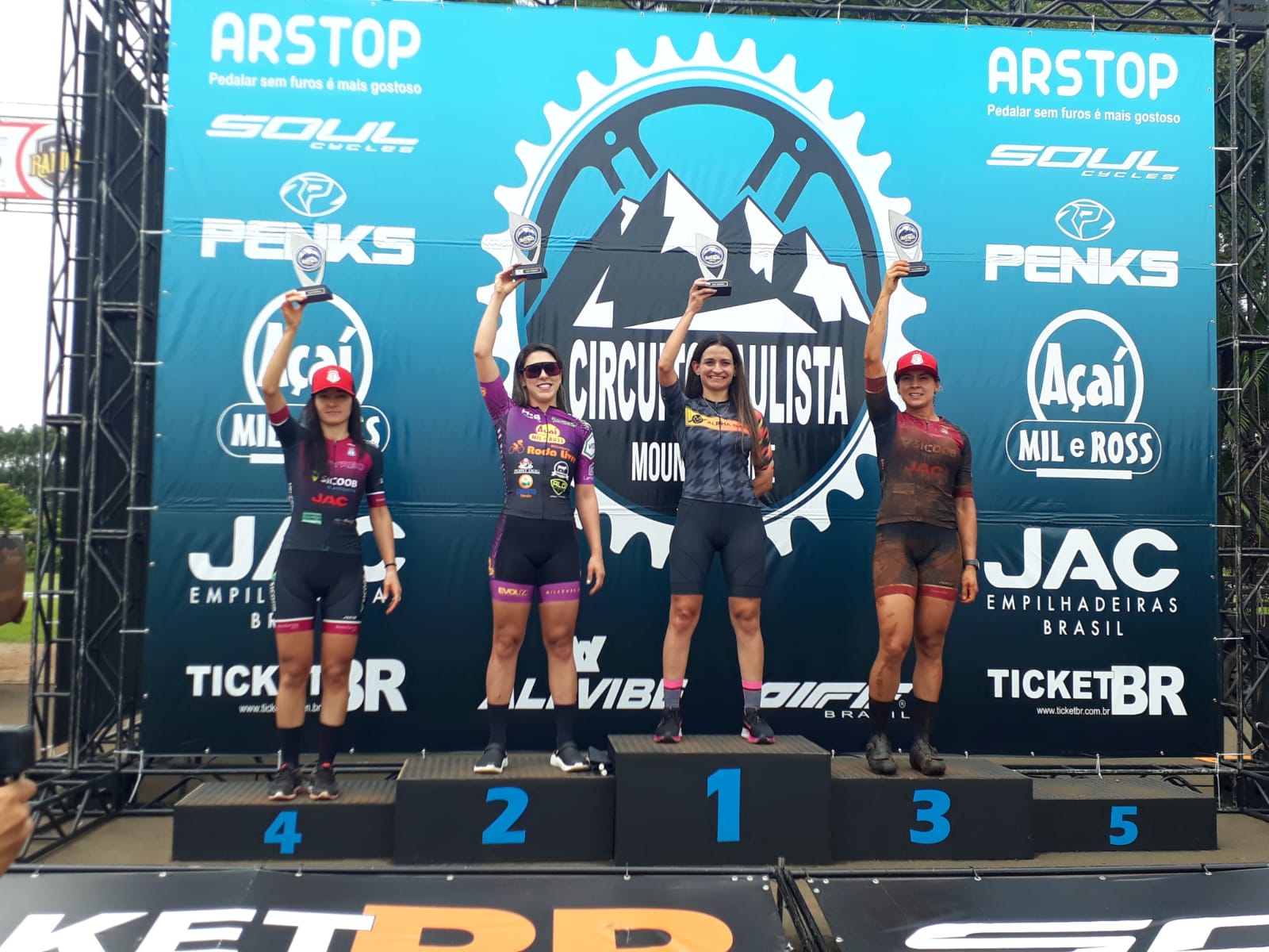 EQUIPE AÇAÍ MIL E ROSS DE MTB SUMARÉ É CAMPEÃ DA 1ª ETAPA DA COPA CIRCUITO PAULISTA — LEME, SP.